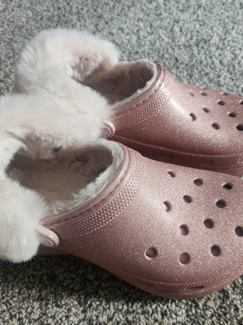 CROCS Women's 8 Sparkle Pink Fur-Lined Platforms